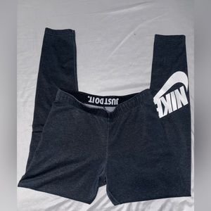 Woman’s Nike leggings size medium